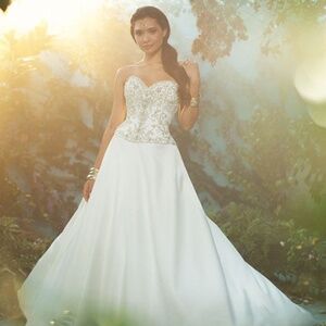 Alfred Angelo Disney Jasmine Bridal 222 Size 6 Wedding Dress White/Metallic NWT